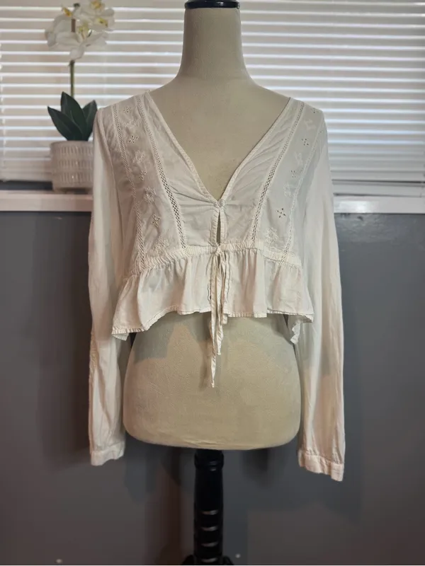 Zara White Embroidered Cotton Crop Blouse Size M Boho Peasant Tie Front - Image 3