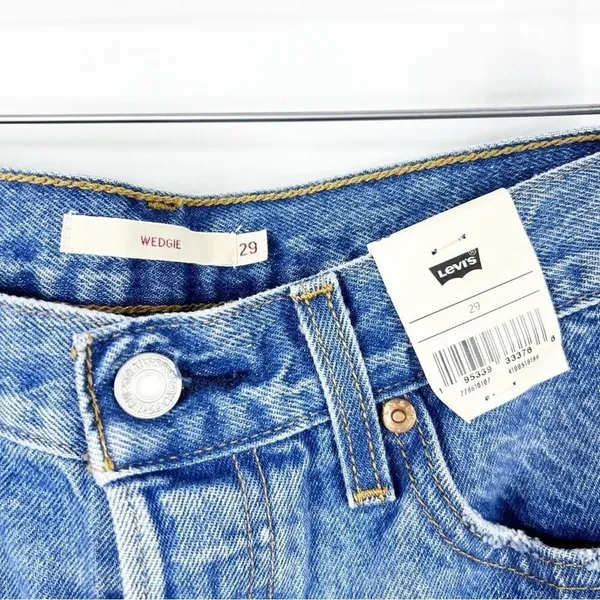 NWT Levi's Wedgie Icon Straight Leg Jeans 29 Athens Asleep Model‎ Off Duty - Image 7