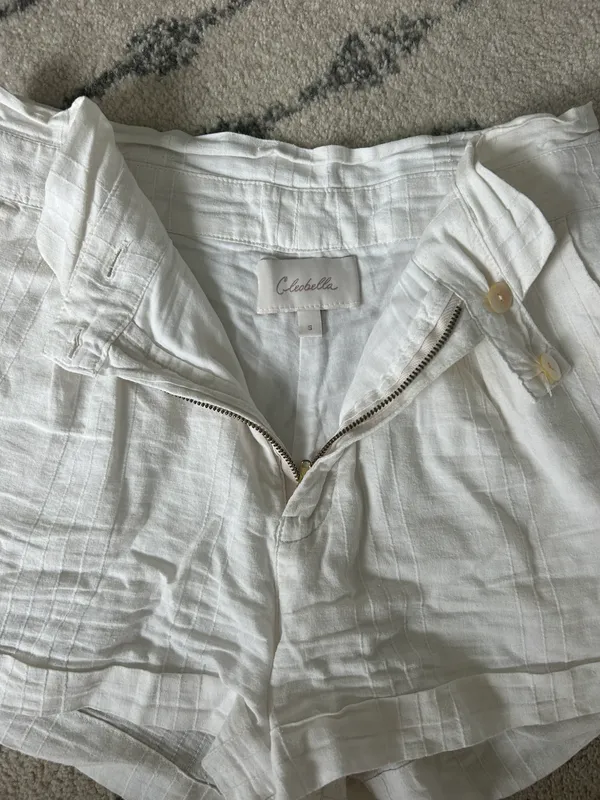 White Shorts - Image 3