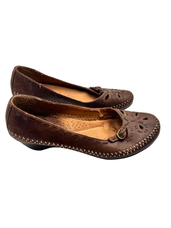 Bass Size 8m Brown Leather Slip-On Loafers Cutout Design Low Heel - Image 2