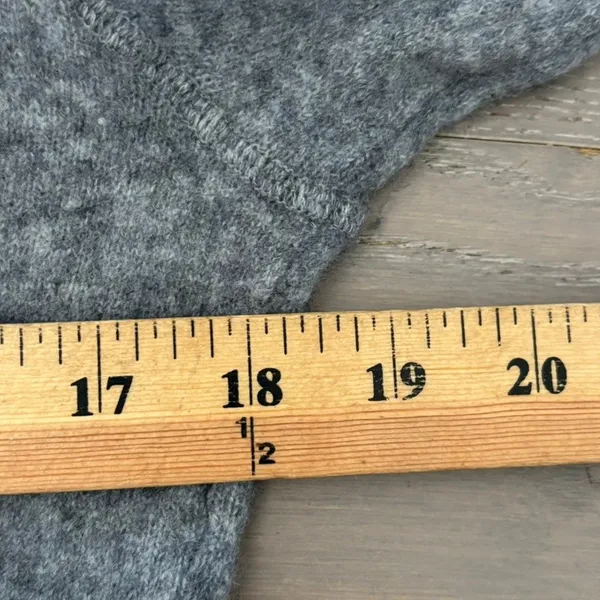 Reformation 100% Cashmere Sweater Sz S Gray Neutral Quiet Luxury Classic Winter‎ - Image 3