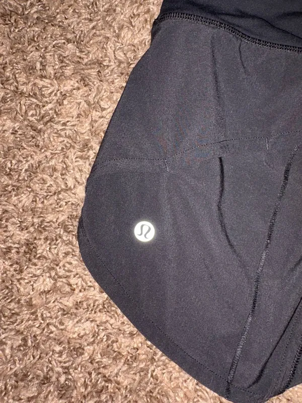 Lululemon Speed Up Short 2.5" Solid Black Size 10 W7AO6R Pockets Neutral Lined - Image 3