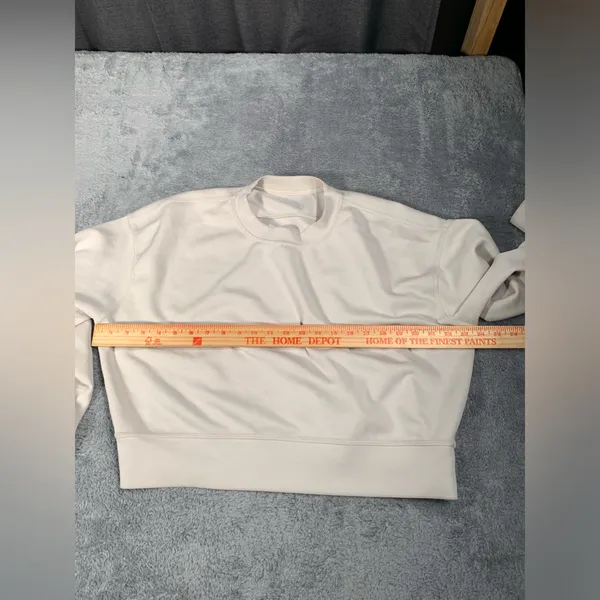 Lululemon Cream Crewneck Sweatshirt - Image 10