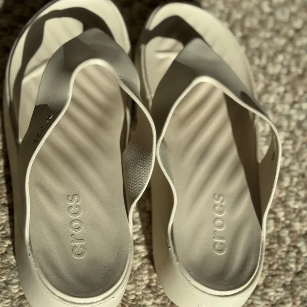 Crocs Getaway Platfrom Cream Thong Flip Flops Sandals Size 10 - Image 5