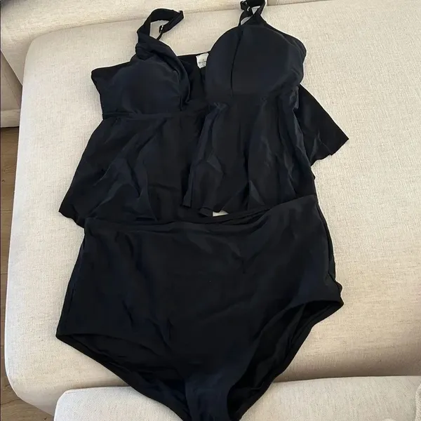 CUPSHE Plus Size Tankini V Neck High Waisted Asymmetric Flowy Hem,Black, 2X, NWT - Image 4