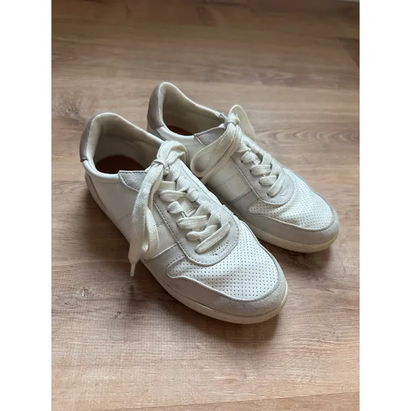Universal Threads | Women's Off White Cream Casual Fashion Sneakers, Size 5‎ - Image 3