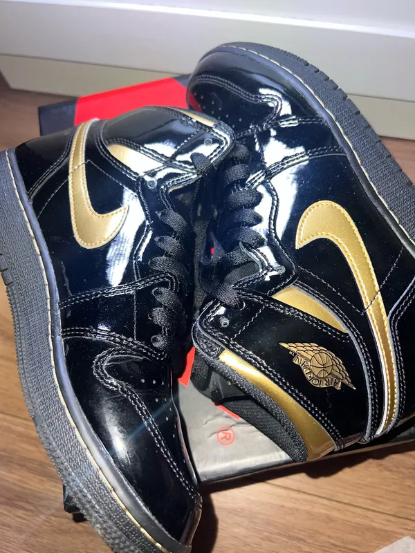 Nike Jordan Air Jordan 1 Retro High OG GS “Black Metallic Gold” - Image 2