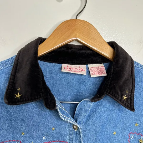 VTG Christmas Holiday Denim Button Down Shirt Embroidered Trees SZ Large STAINED - Image 4