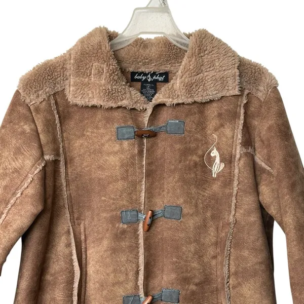 VTG Baby Phat Girlz Y2K Sherpa Coat faux suede Tan Toggle Embroidered Logo - Image 4