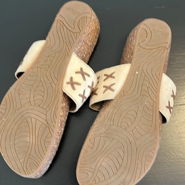 OluKai Womens Tan Leather Cross Stitch Thong‎ Wedge Sandals Size 7 - Image 5