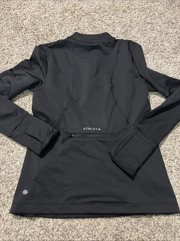 Athleta Whistler Half Zip size small - Image 4