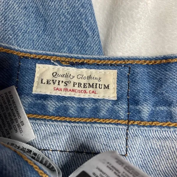 LEVIS Wedgie Light Wash Jeans Button Fly 25 Raw‎ Hem Straight Leg - Image 3