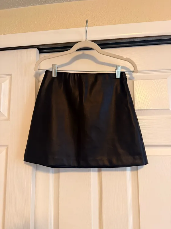 A&F Scarlett Abercrombie The Mini Skort - Image 3