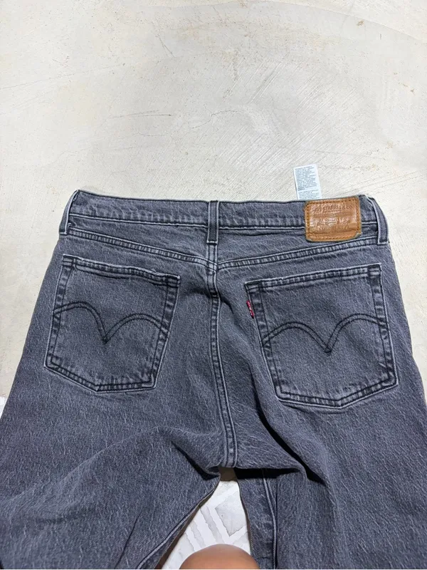 Levi’s premium wedgie Straight-Leg Jeans in Washed Black 30x28 - Image 3