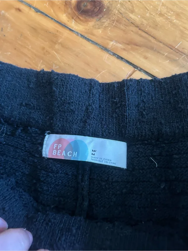 ☀️3/$25 free people Carter Sweater shorts beach - Navy size medium - Image 4
