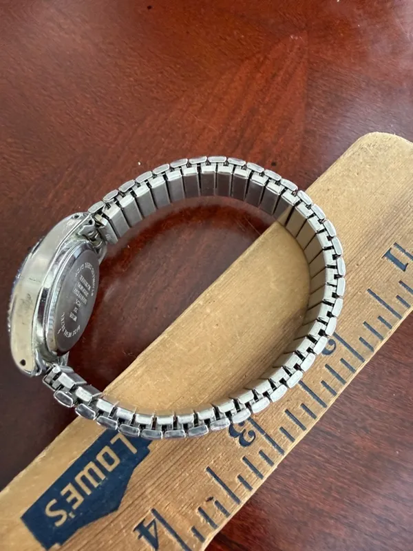 Vintage Quartz Stretchy Watch - Image 3