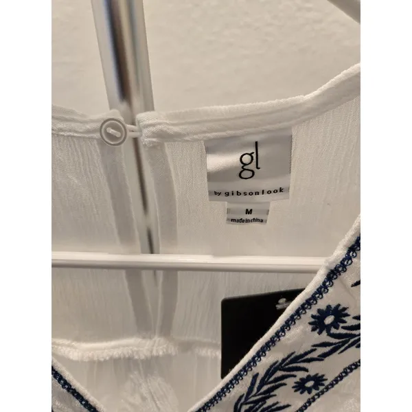 Gibsonlook Embroidered V-Neck Top White Navy Floral Blouse Women M NWT - Image 3
