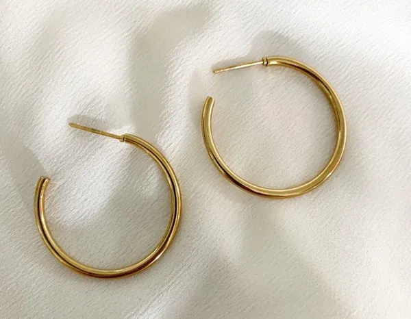 18K Gold Thin 20mm Hoop Earrings - Image 9