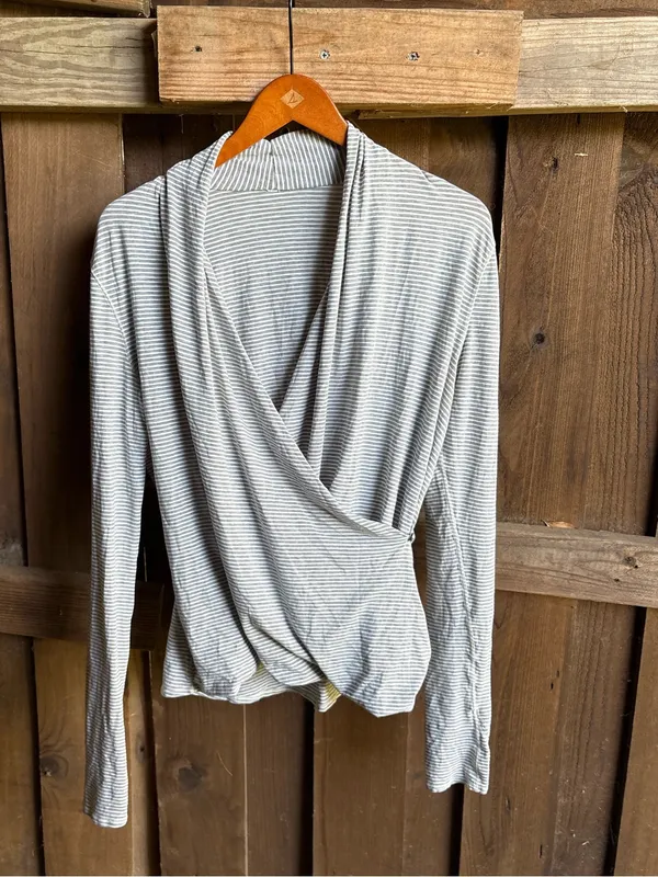 Lululemon Gray Microstriped Drape Wrap Long Sleeve - Image 2