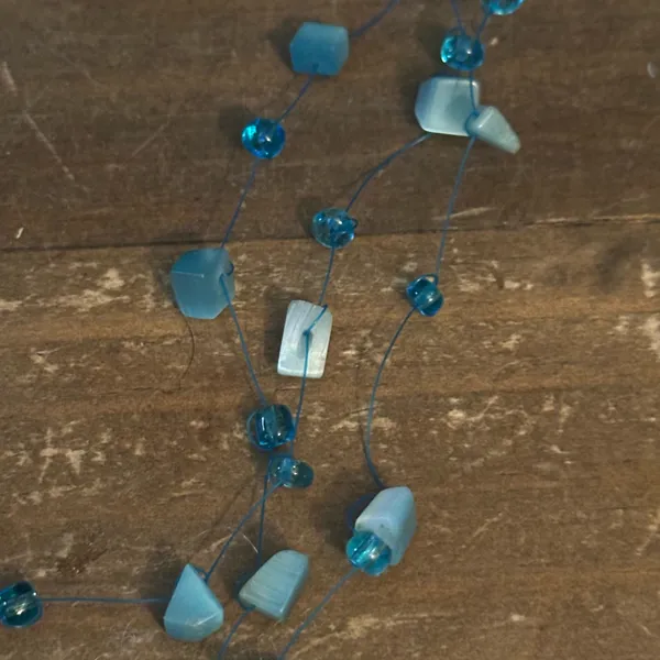 Vintage multi strand aqua blue shell chip necklace - Image 4