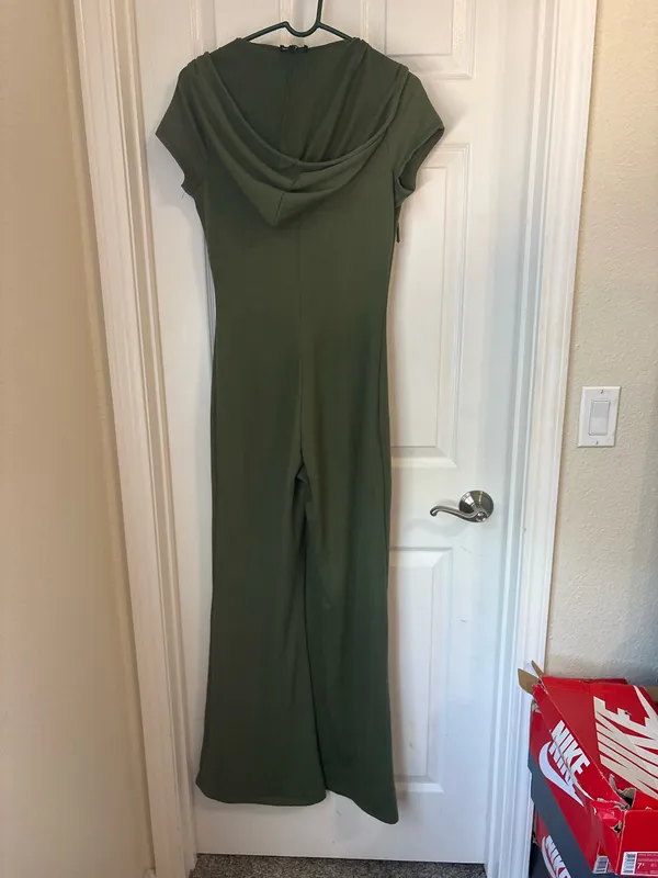 FashioNova women’s jumpsuit size medium - Image 3