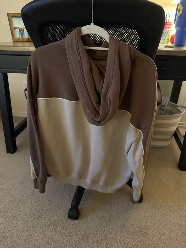 Hollister Baggy Fit Sweatshirt - Image 2