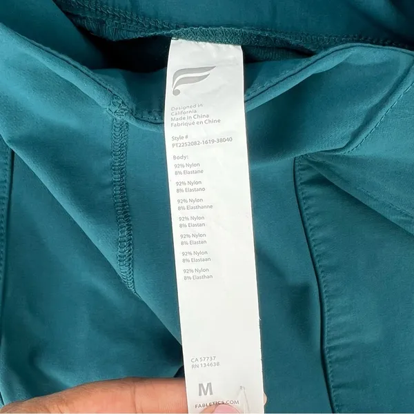 Fabletics Short Length High Waisted Hybrid‎ Cargo Pants Stretch Pockets Skinny - Image 10