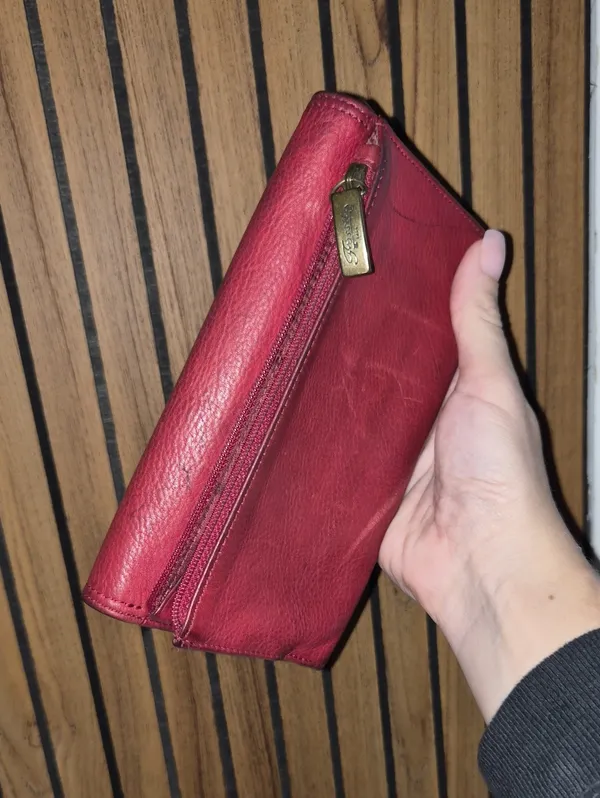 Vintage Red Leather Fossil trifold wallet - Image 3