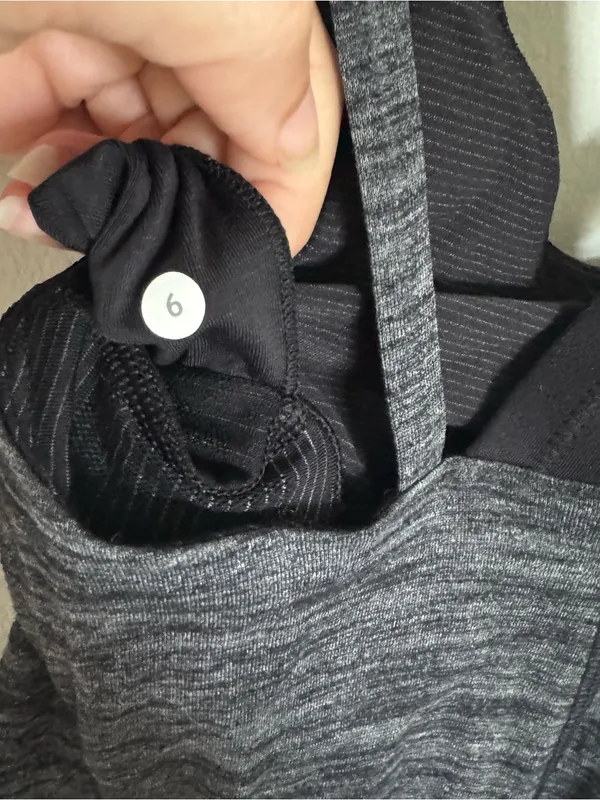 Lululemon Run For The Gold Tank Top Black Heathered Gray Bra Women’s Size 6 - Image 10