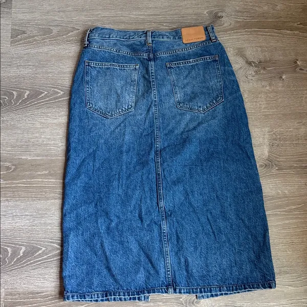 Aritzia Denim Forum The '90s Halle Jean Skirt 29 - Image 3