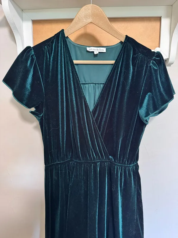 Dark green velvet dress - Image 3