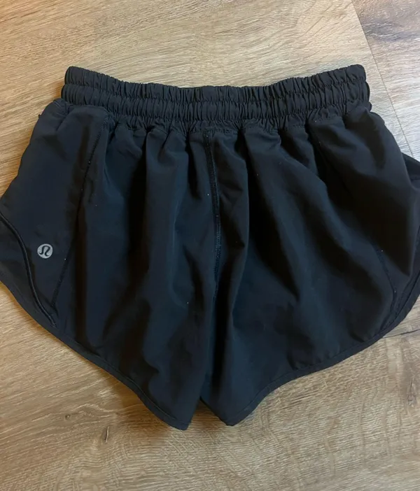 Lululemon Shorts Hotty Hot 2.5" Black - Image 2
