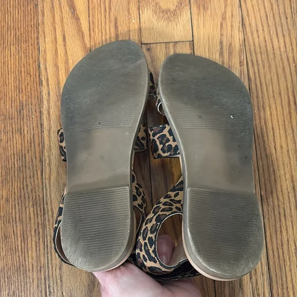 Steve Madden Effie Leopard Print Elastic Triple Strap Flat Sandals Brown 7.5M‎ - Image 5