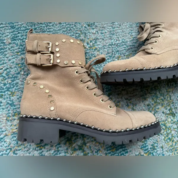 NWOT Sam Edelman Jennifer suede stud moto booties, size 6M - Image 4