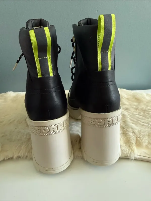 Sorel Women's Brex Heel Cozy Lace Boots - Image 4