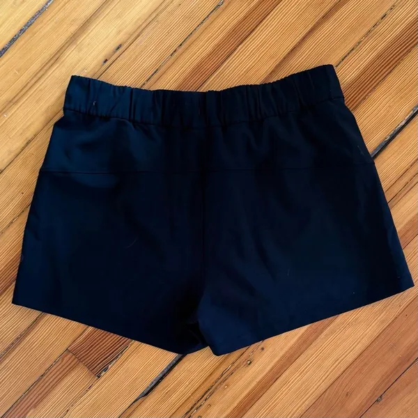 Lululemon On the Fly Short Woven 2.5" in Black Size 10 - Image 4