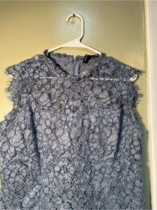 White House Black Market‎ Women's Size 12 Lace Blouse Blue Gray High Neck Soft - Image 3