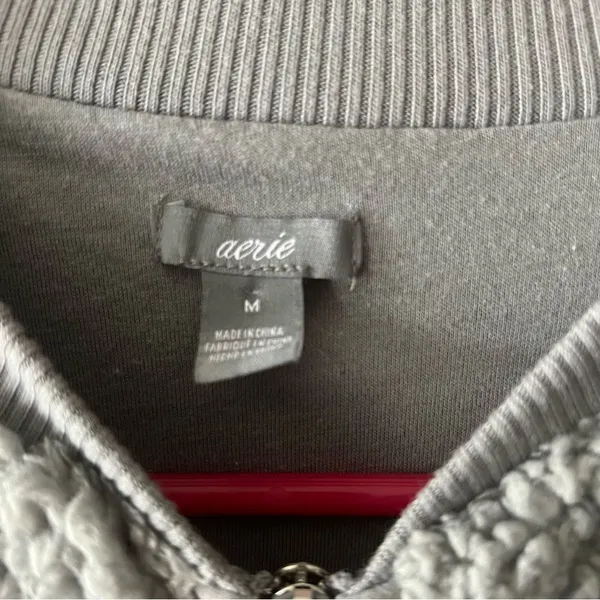 Aerie Gray Sherpa Fleece Zip Front Vest Soft Cozy Sleeveless Jacket Size M - Image 6