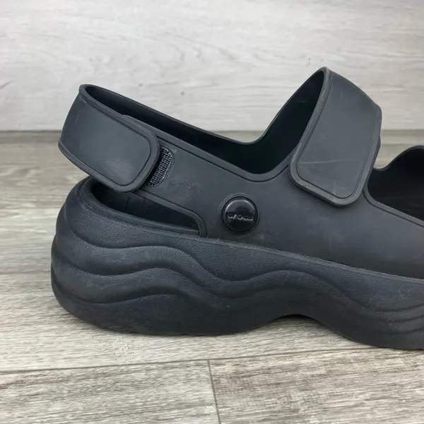 Crocs Skyline Platform Sandals Womens 9W Black Square Toe 360 Degree Comfort - Image 2