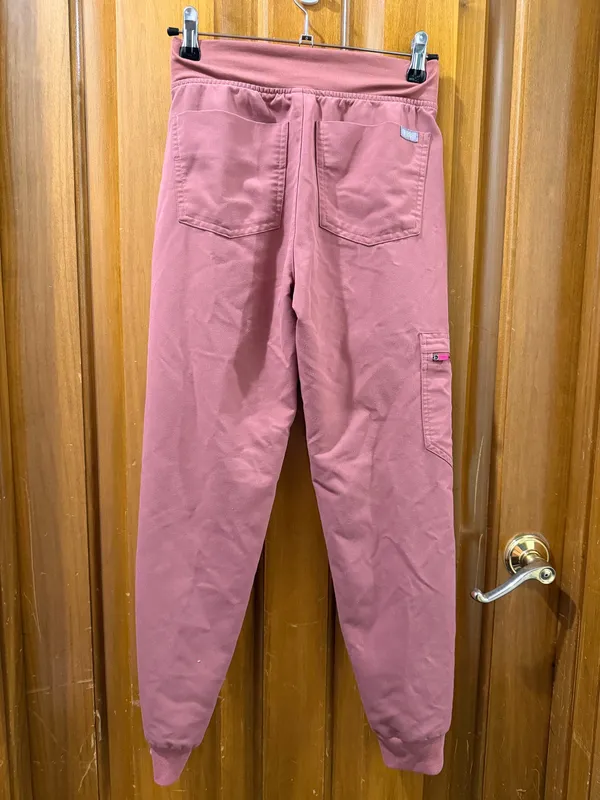 FIGS Scrub Pants Jogger petite  - Image 2