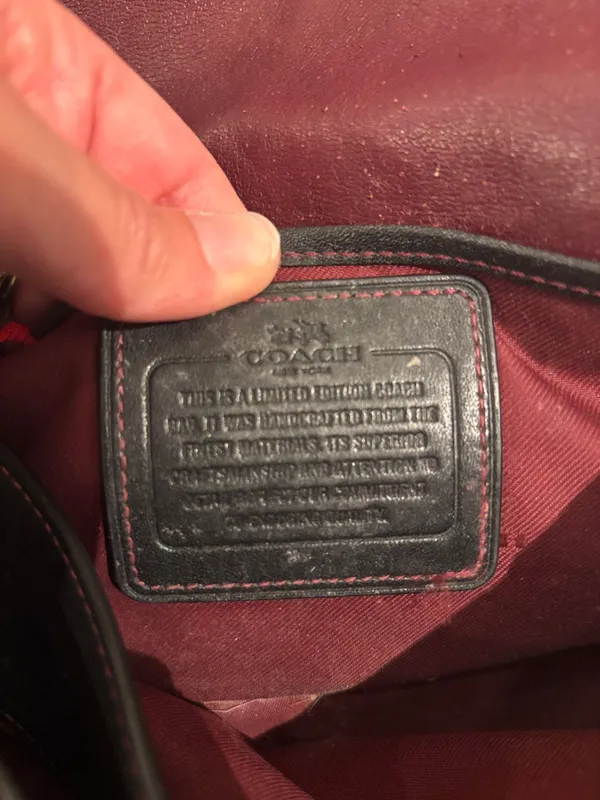 Classic Black Leather Crossbody Bag - Image 3