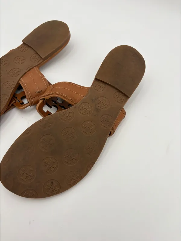 Tory Burch $248 Woman’s 7M Brown Leather Thong Sandals with Logo Accent Size 7M - Image 6