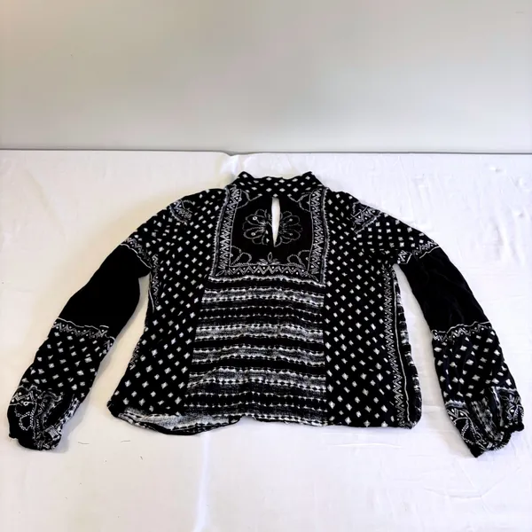Rip Curl Womens Small Black White Geometric Print Mock Neck Keyhole Blouse Top‎ - Image 2