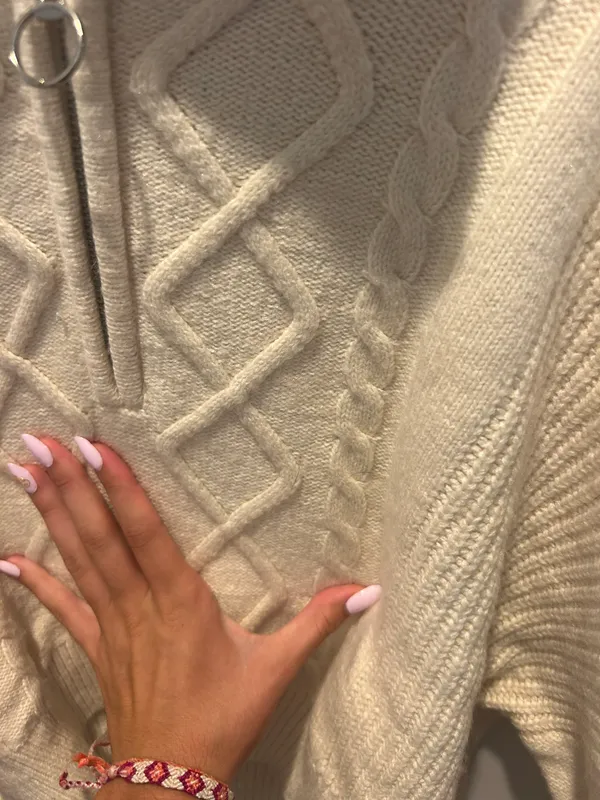 Thick Sweater - Image 6