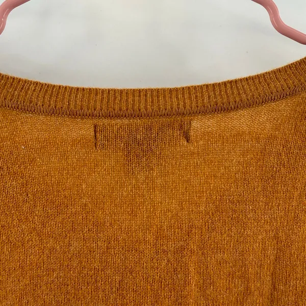 TAHARI Sweater Womens Size Medium NWT 100% Cashmere 2-Ply Classic Fit VNeck Soft - Image 9