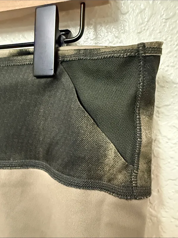NIKE One Luxe 7” Olive Tie-Dye Bike Shorts Neon Yellow Side Stripes Size Large - Image 13
