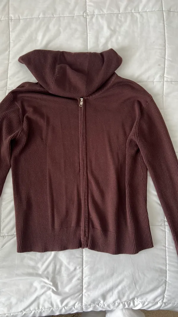 Brandy Melville Zip Up - Image 5