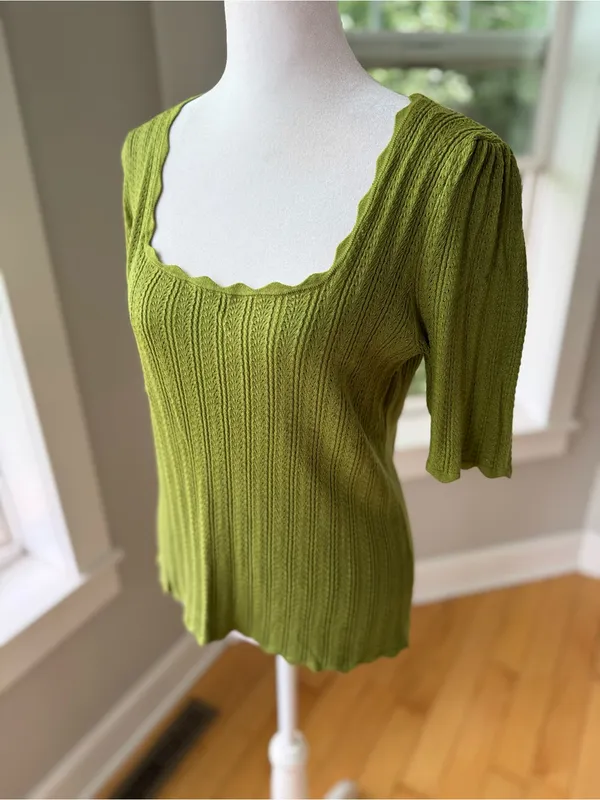 Ophelia Roe Scalloped Square-Neck Ribbed Knit Top in Olive Green Sz Large - Image 2