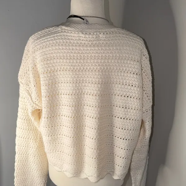 Cream Crochet V - Image 5