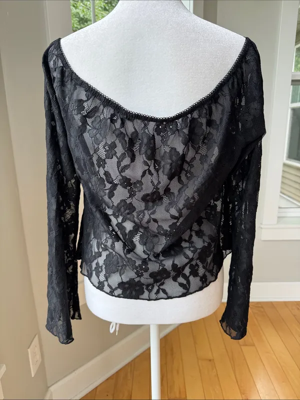 Vintage Black Floral Lace Off-Shoulder Flare Sleeve Blouse Fits Small to Medium - Image 3